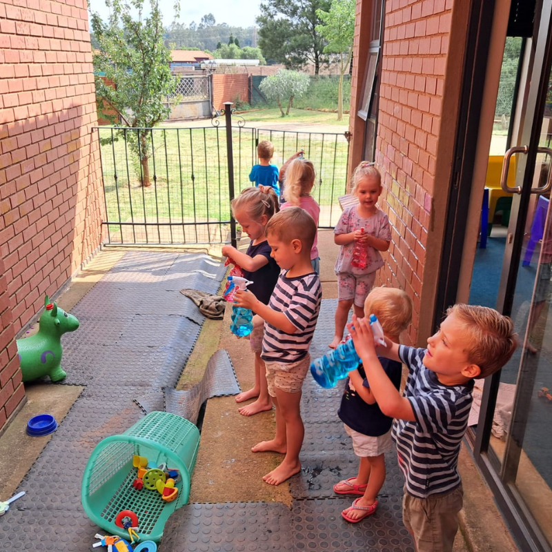 Tuis Speelhoekie Dienste